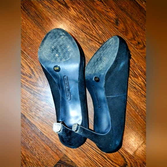 Antonio Milani Black Suede Pumps Size 6 - Picture 6 of 7